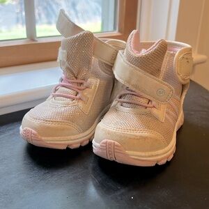 Stride rite Freya size 8M